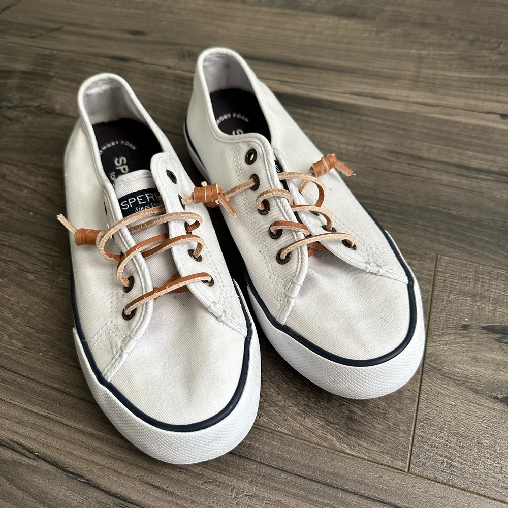 Sperry’s topsider white boat shoes - size 6.5